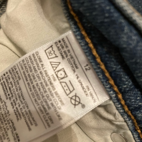 Old Navy Boyfriend Jeans Size 12 R - Picture 4 of 4